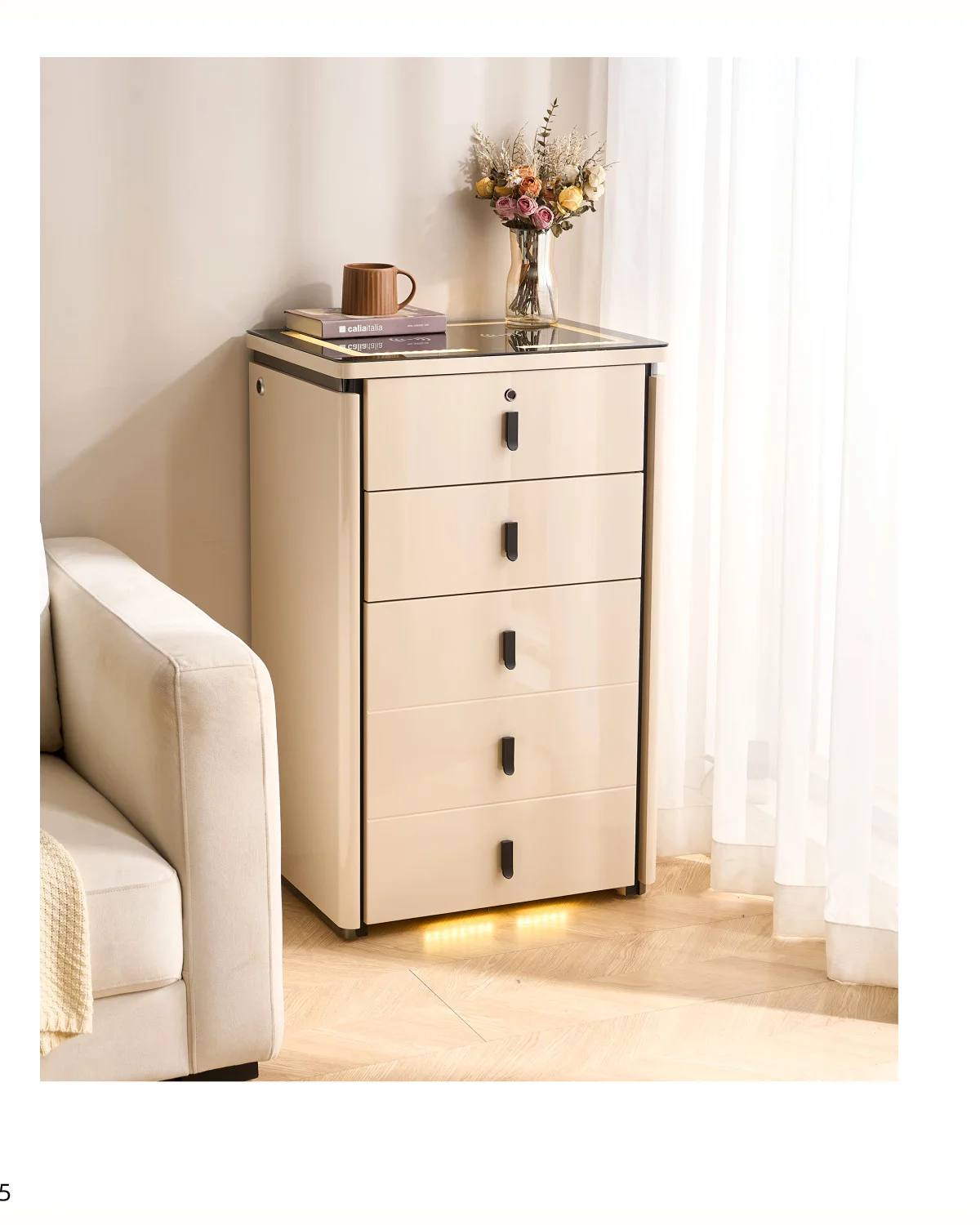 60 cm hohe Smart-Kommode mit Safe-Fach